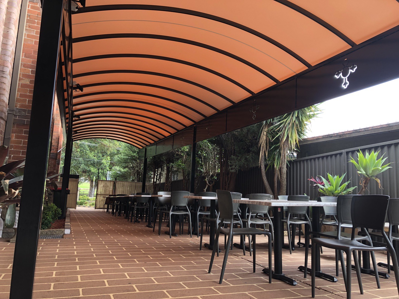 SHADE STRUCTURES-FIXED CANOPY-WATERPROOF CANOPIES-CURVED OUTDOOR SHADE AWNING-SUN SHADE