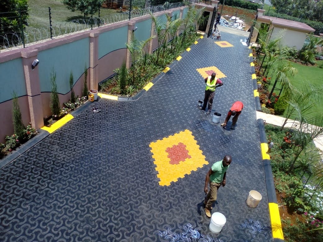 COBBLESTONES-CABRO PAVERS FOR DRIVEWAYS-OUTDOOR PAVING-UNIQUE CABRO BLOCKS-COLOURED CABRO BRICKS MANUFACTURING AND INSTALLING COMPANY IN NAIROBI KENYA