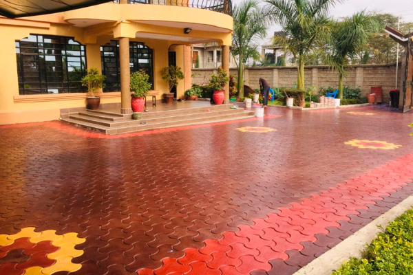 Driveway Pavers-Cabro Installers in DAYKIO BUSTANI ESTATE RUIRU-Coloured Cabro blocks for Sale-Cabro brick installation-Outdoor Pavers-Cobblestones Supplier and installer in Nairobi Kenya