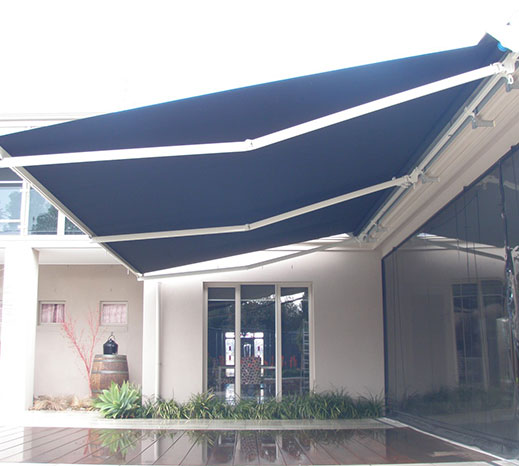 Retractable awnings Manufacturing Company in Nairobi-We supply and install the manual and motorized retractable awnings in Kenya-Uganda-Tanzania-Rwanda-Burundi-Somalia-South Sudan-Congo