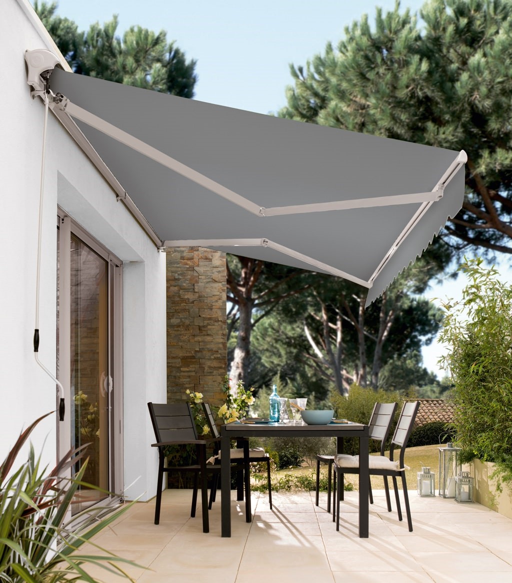 Outdoor Awnings-Retractable Awnings