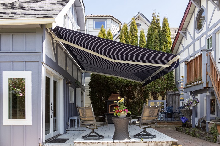 Outdoor Awnings-Retractable Awnings