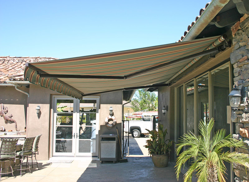 Outdoor Awnings-Retractable Awnings