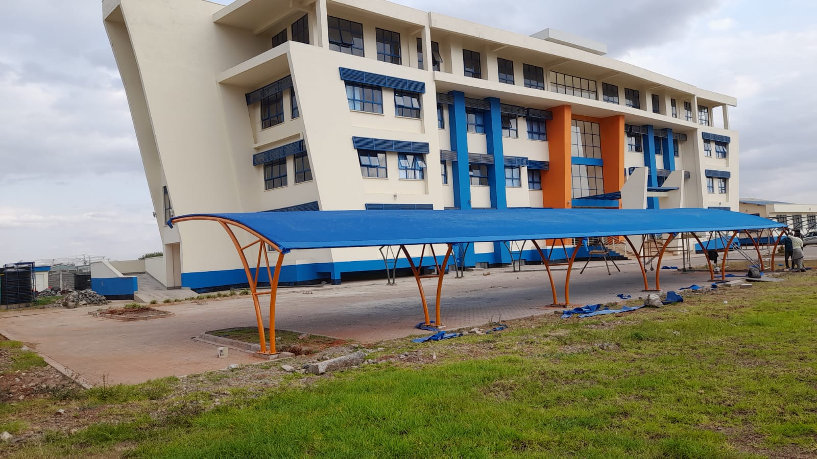 Quality Carport-Parking Shade-Cantilever Shade-Waterproof Canopy-Car Shades made using waterproof shade net material