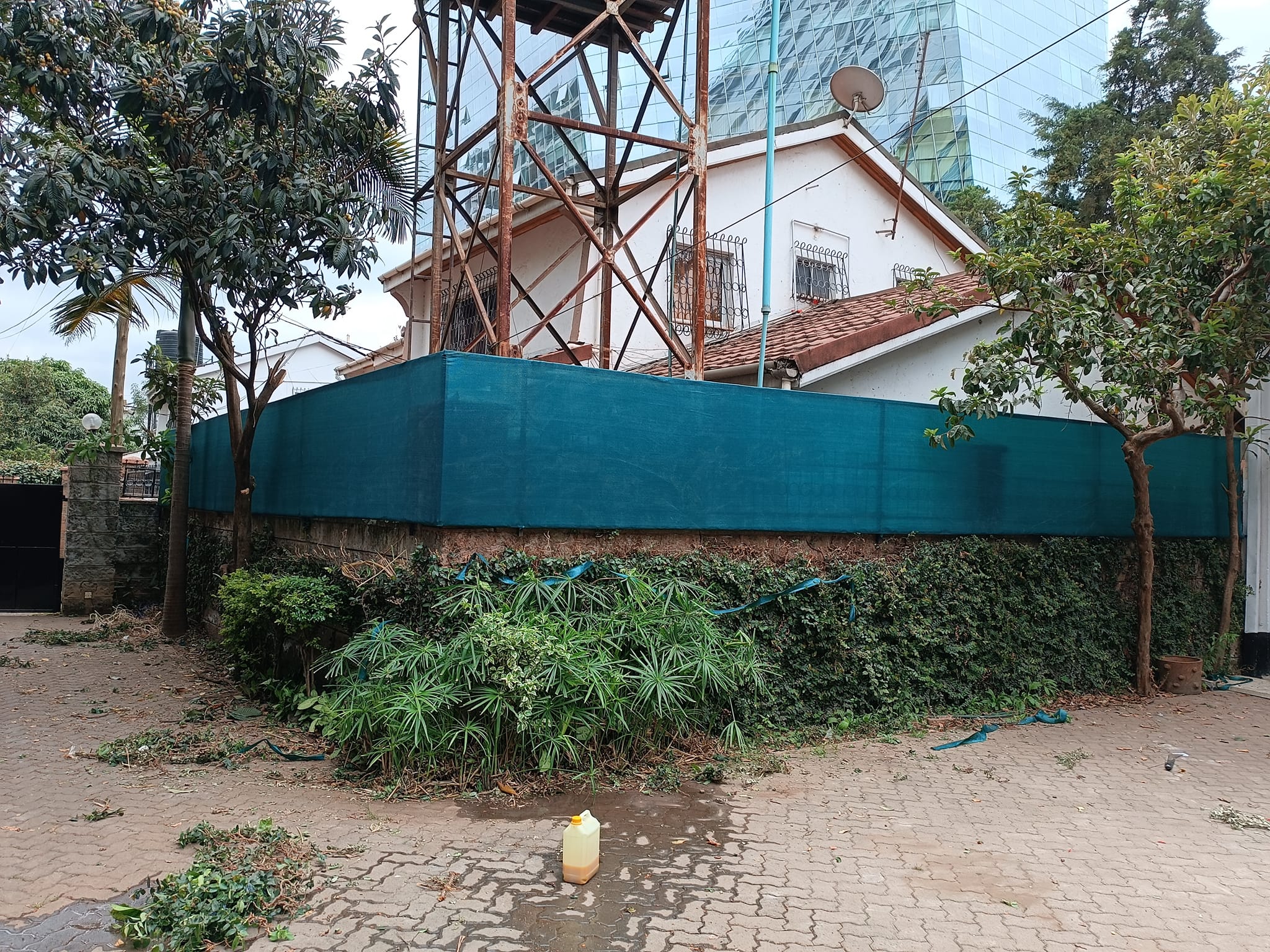 PERIMETER WALL SCREEN-PRIVACY SHADE NET SCREEN-OUTDOOR PRIVACY SCREENS-PRIVACY NETTING SCREEN-MESH NETTING-MESH PRIVACY SCREEN-CONSTRUCTION SCREEN MANUFACTURING COMPANY IN KENYA-UGANDA-TANZANIA-RWANDA-BURUNDI-SOMALIA-SOUTH SUDAN-CONGO