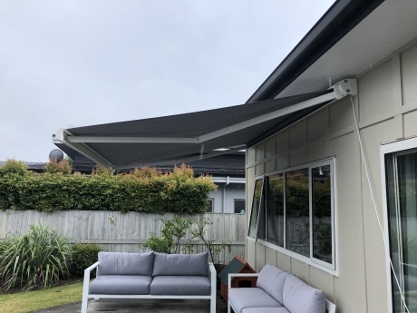 We supply and install affordable and durable retractable patio awnings-Sun shades-Manual and motorized retractable canopies