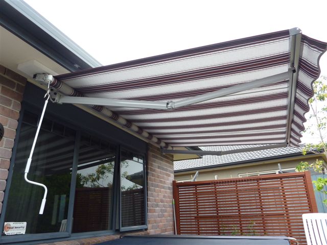 We supply and install affordable and durable retractable patio awnings-Sun shades-Manual and motorized retractable canopies